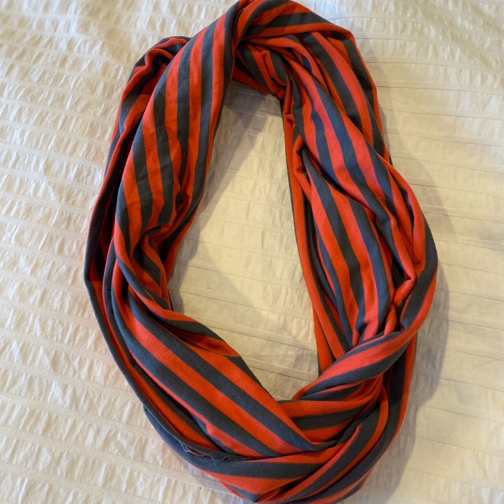 Infinity scarf - Picture 1 of 2